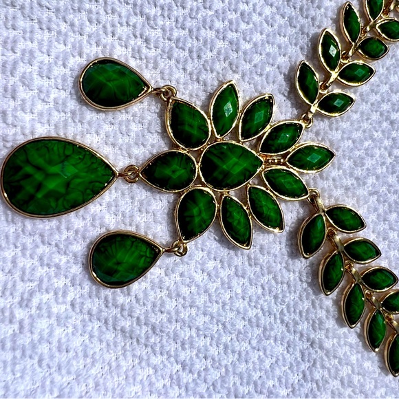 Amrita Singh Statement Necklace - Picture 2 of 2